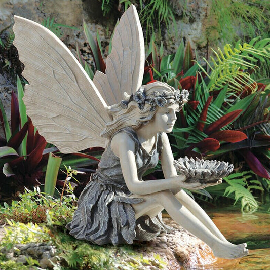 Fée Magique Assise - Élégante Décoration Artisanale pour Jardin